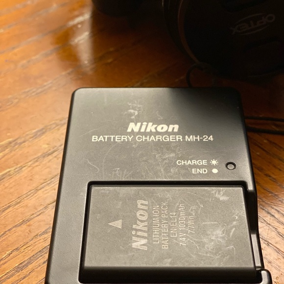 SOLD - D5100 Nikon with extra lens - Picture 3 of 7